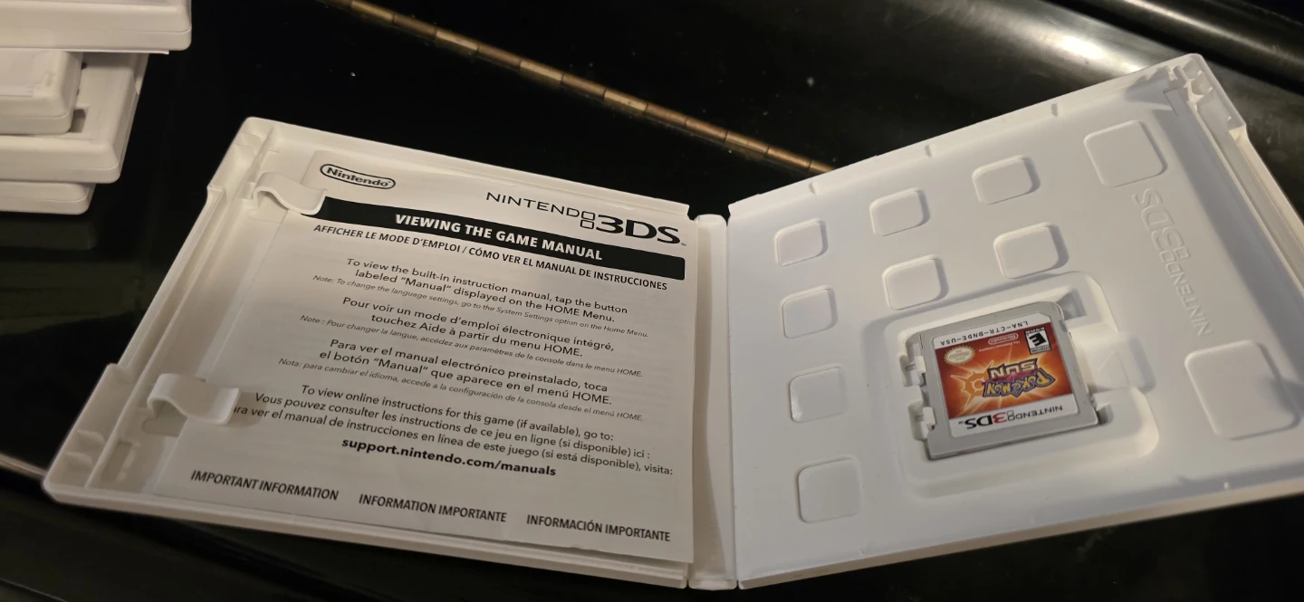 Pokémon Sun – Nintendo 3DS Game with Case - photo 2