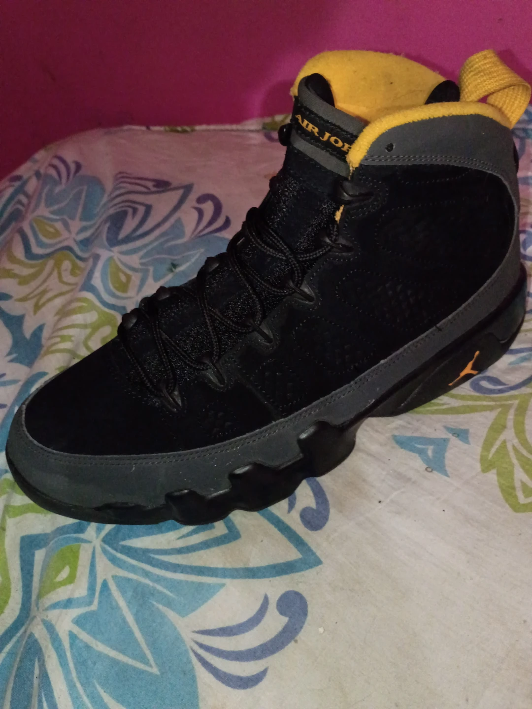 Jordan 9 Retro Dark Charcoal University Gold - photo 2