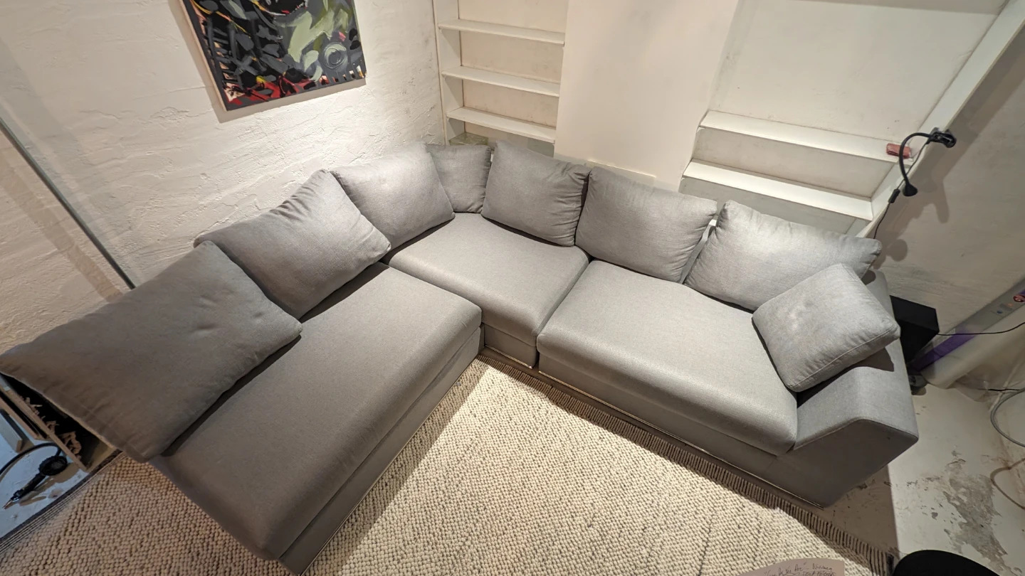 Modular sectional couch