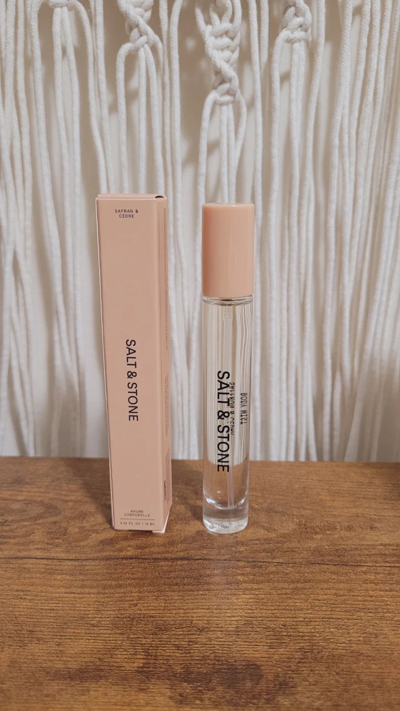 Salt & Stone Saffron & Cedar Body Mist – 10 ml