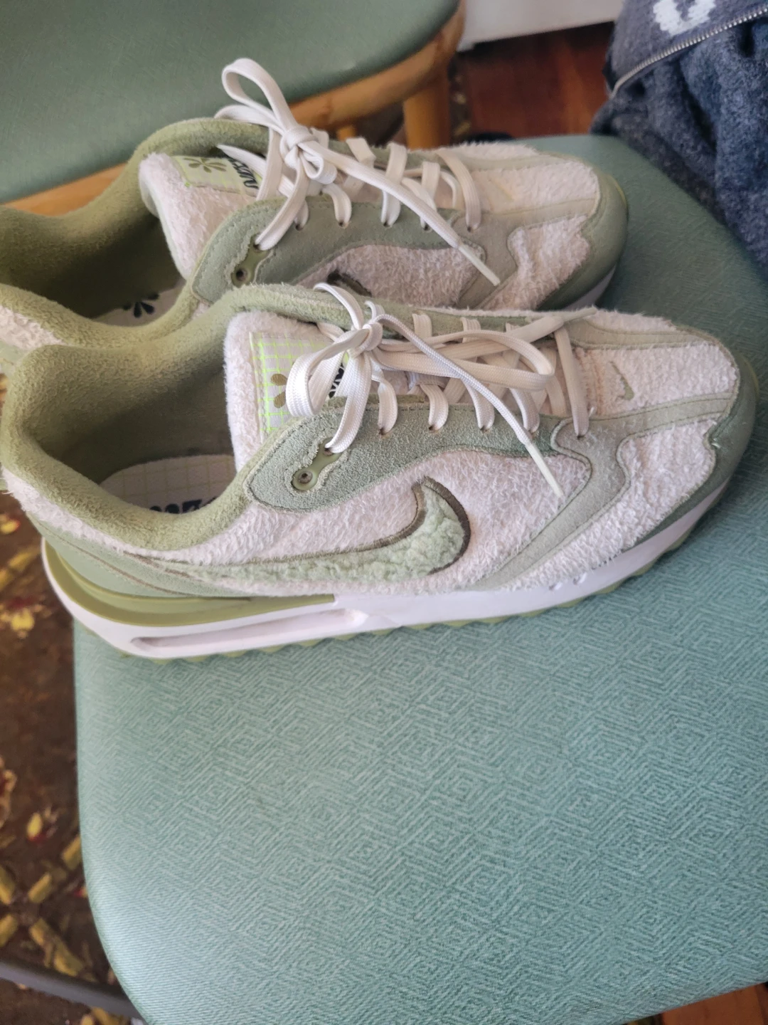 Nike Air Max Dawn Sneakers, size 8 - photo 2