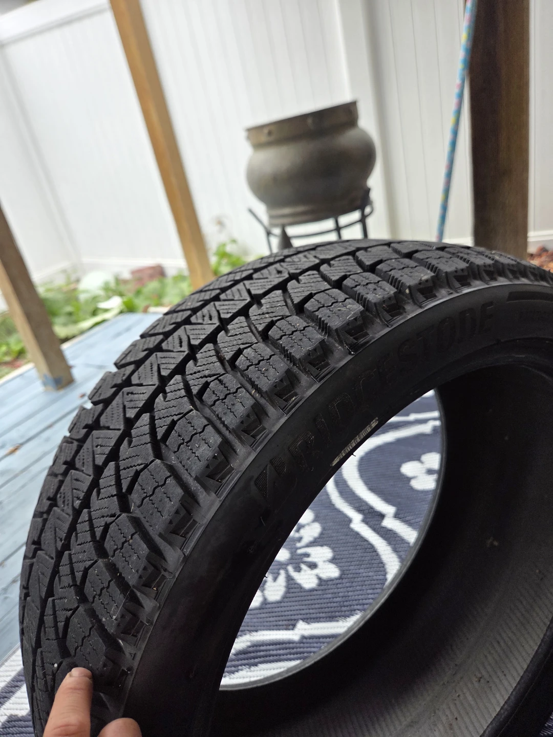 Bridgestone Blizzak WS90 235/40R18 (Single Tire)
