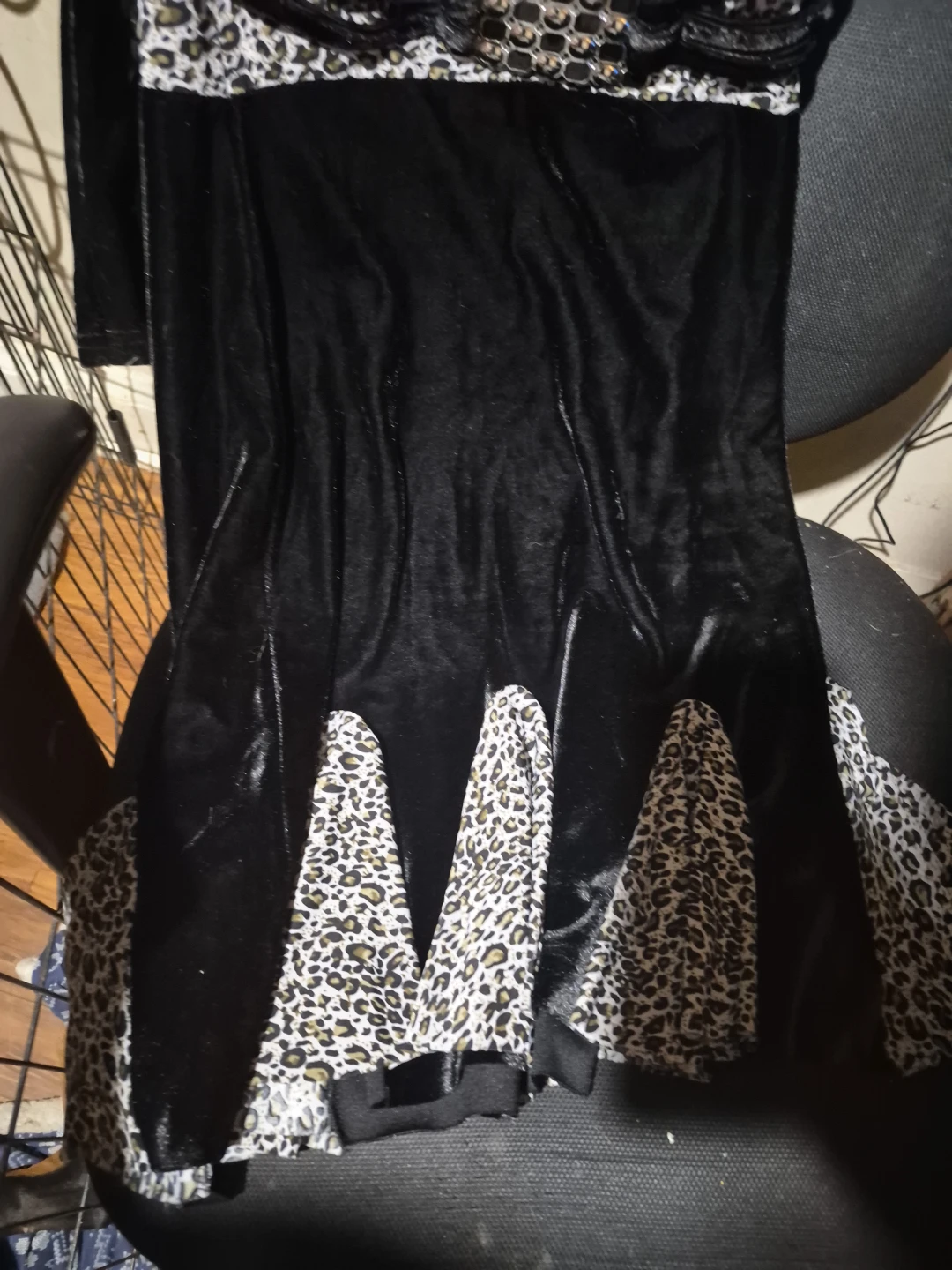 Costume Bundle: Dress, Mask, and Blonde Wig - photo 4