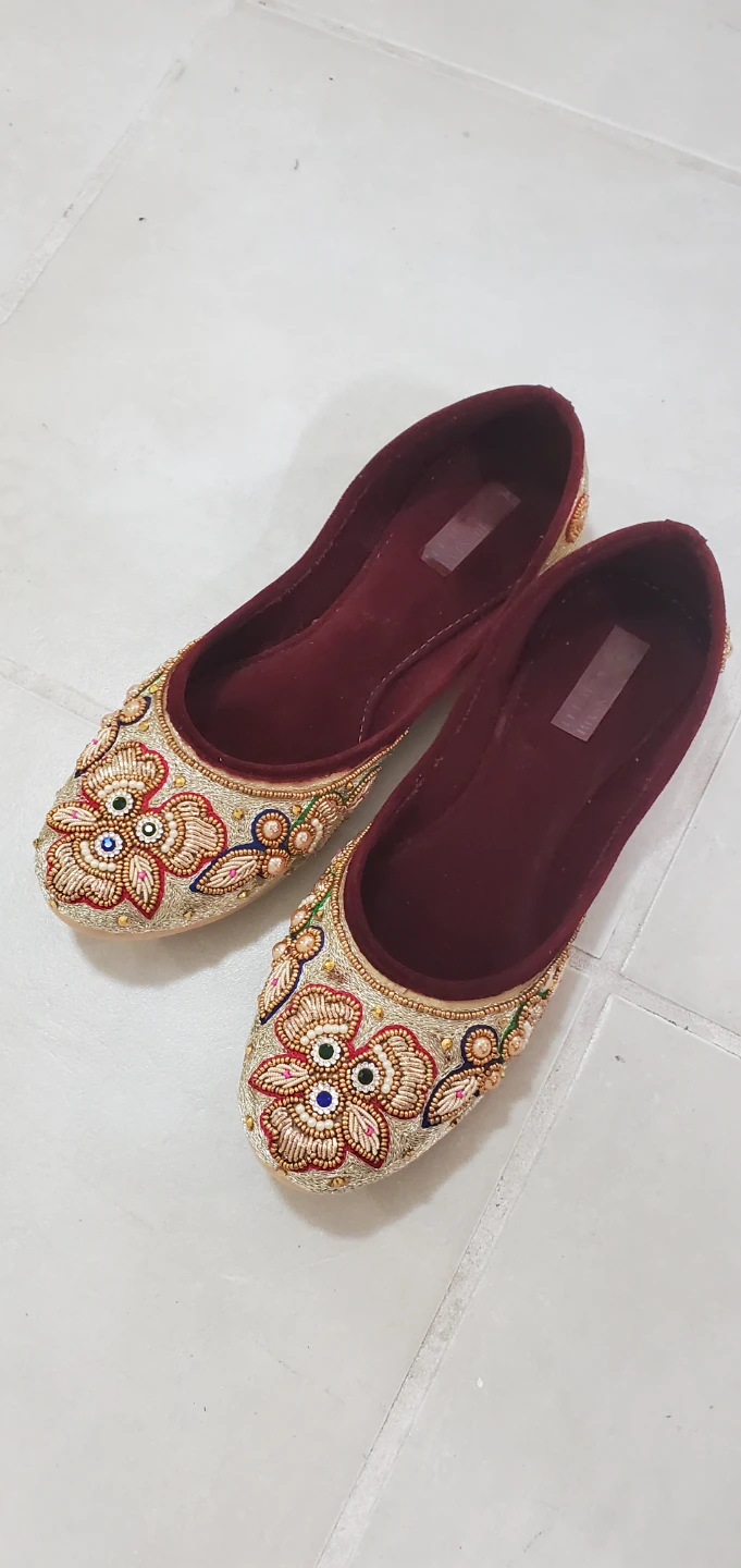 Beaded Juttis - Size 10 Canadian