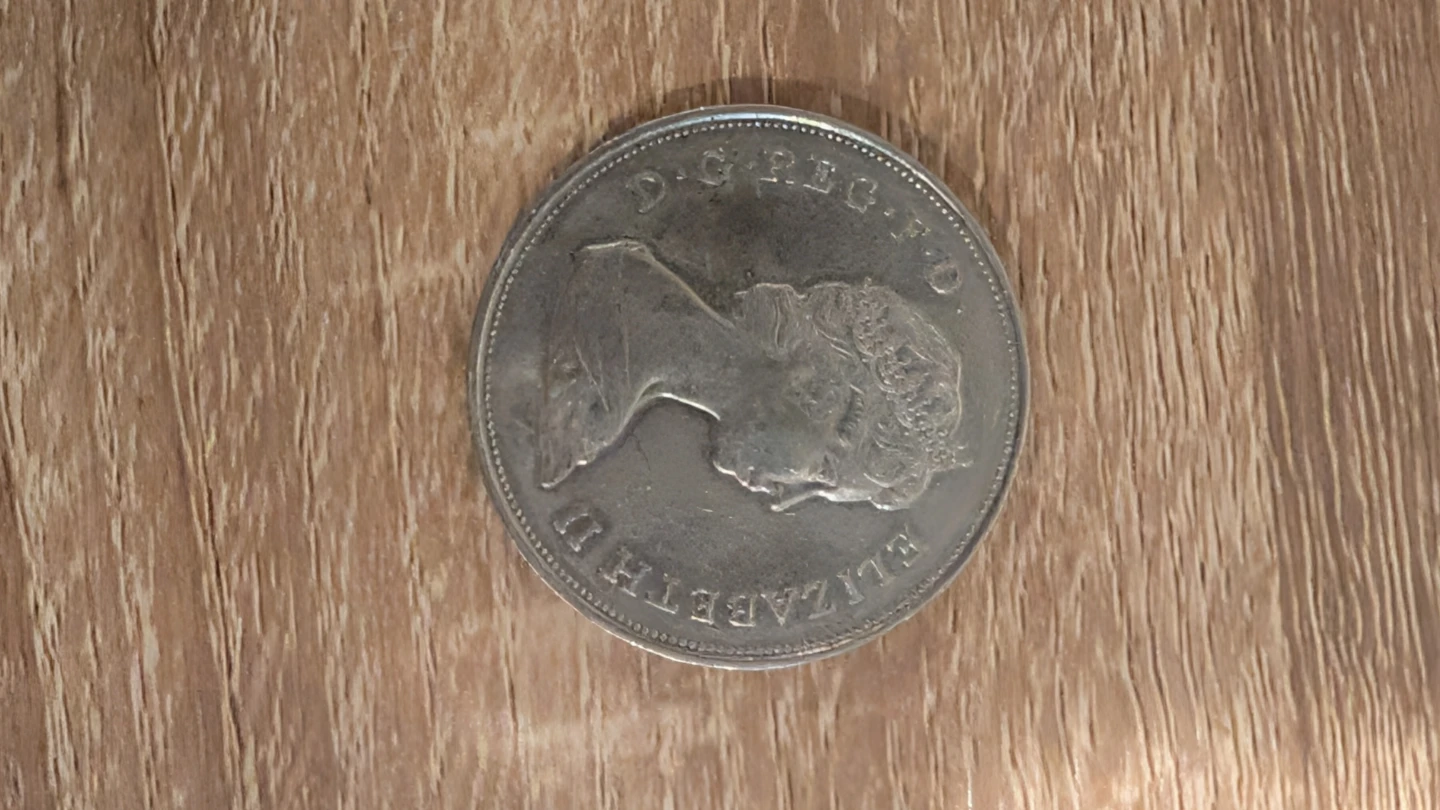 1980 Queen Elizabeth The Queen Mother Commemorative Coin - photo 2