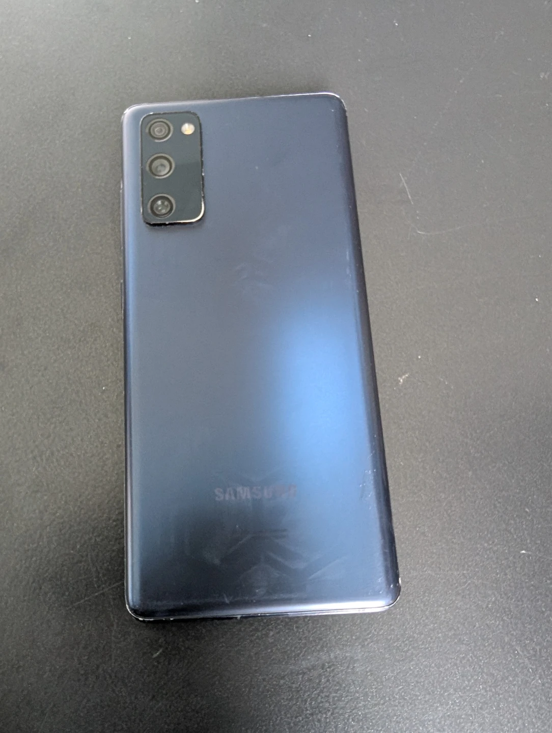 Samsung Galaxy S20 FE (cracked screen) - photo 2