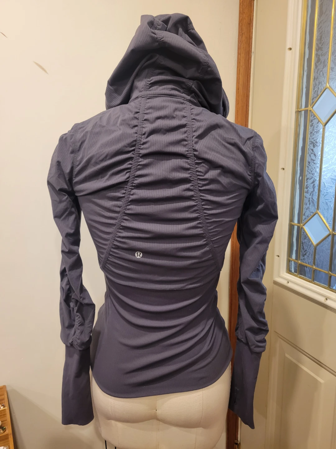 Small Lululemon hooded jacket - photo 3