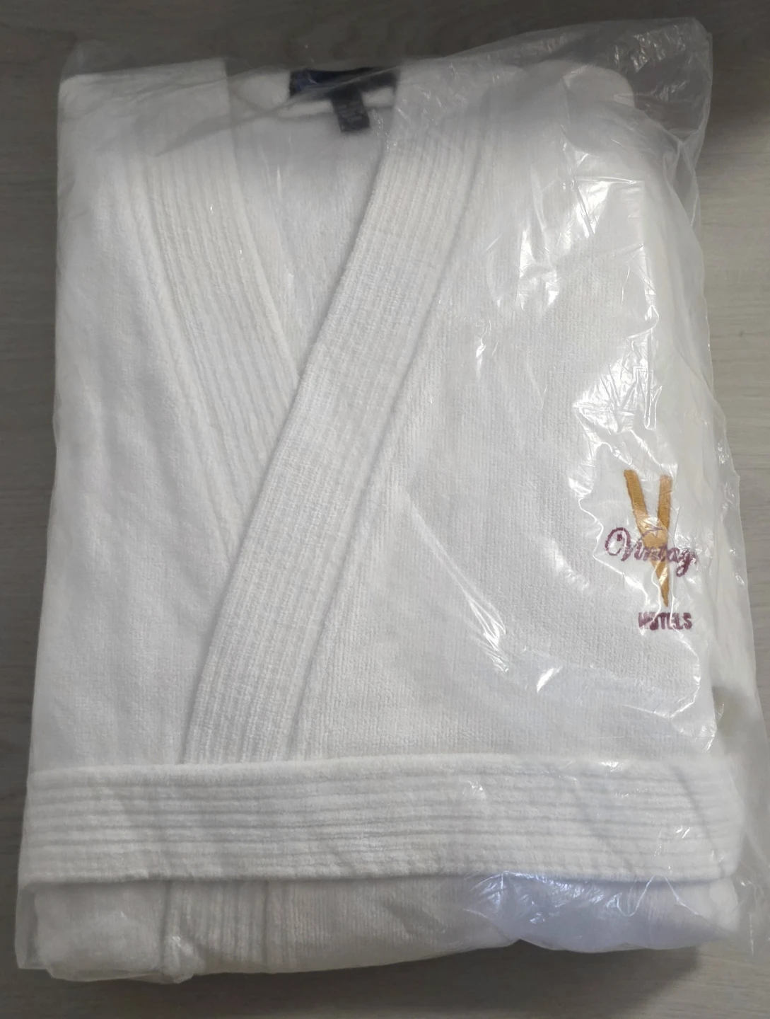 BRAND NEW - Vintage Hotels Fleece Bathrobe