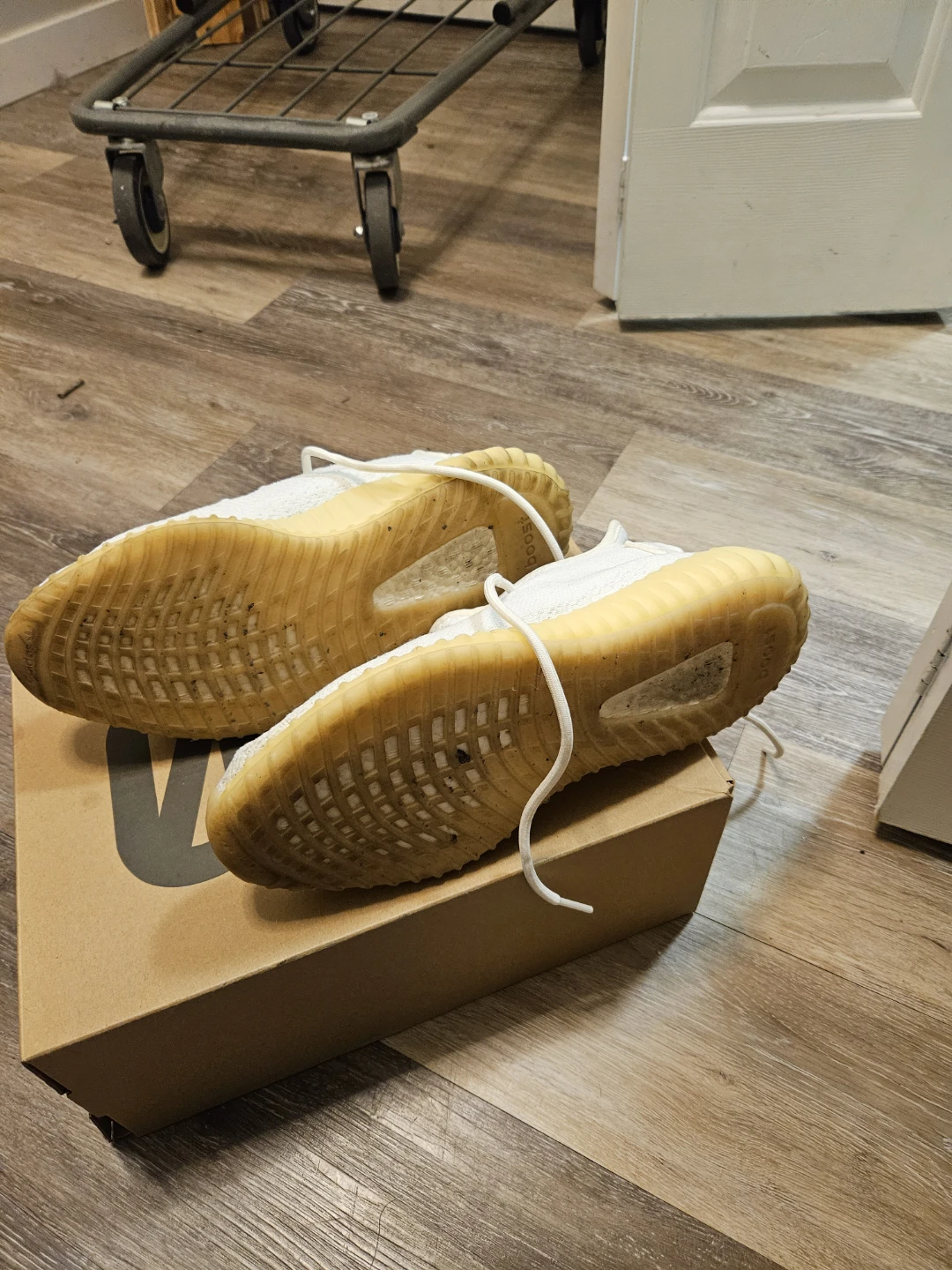 Adidas Yeezy Boost 350 V2 Cream White Size 10 - photo 3