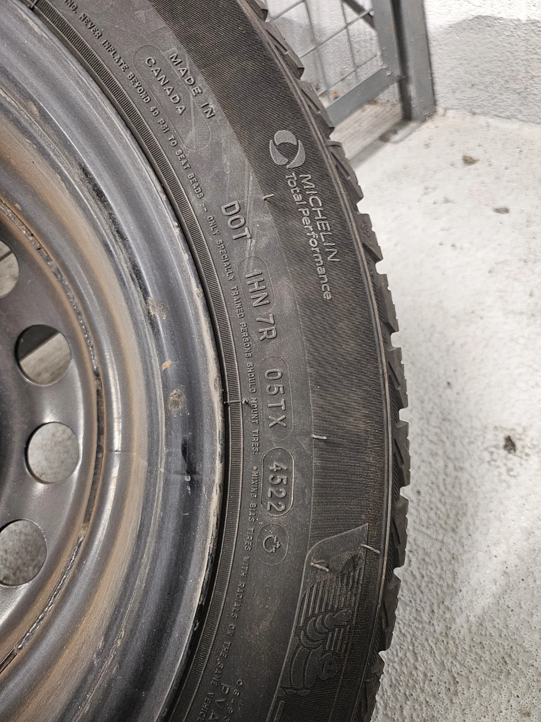 Set of 4 Michelin X-Ice Snow Tires with Rims - photo 2