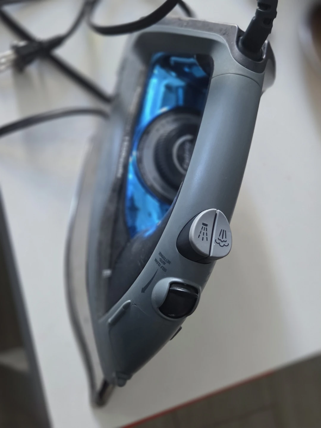 Shark Professional 1600-Watt Iron - photo 4