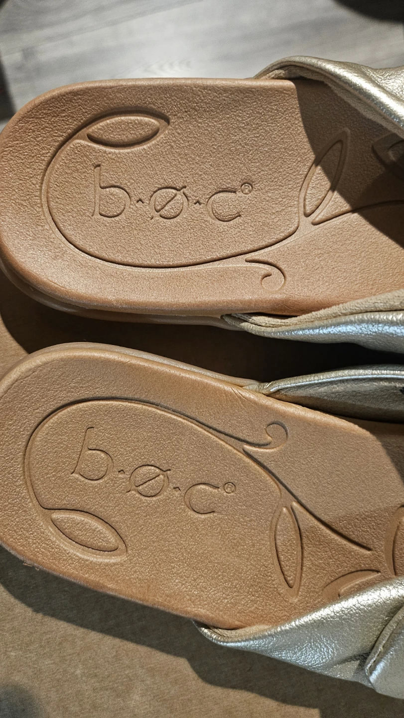 b.o.c Gold Metallic Sandals - photo 5