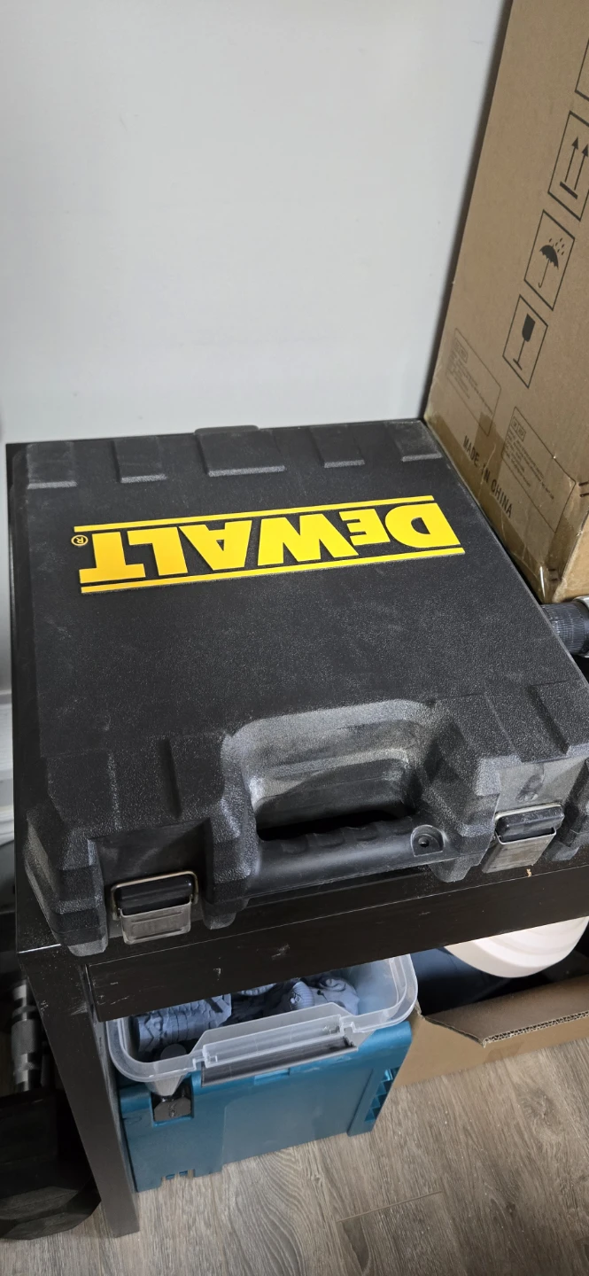 Dewalt compressor and nail gun - photo 2