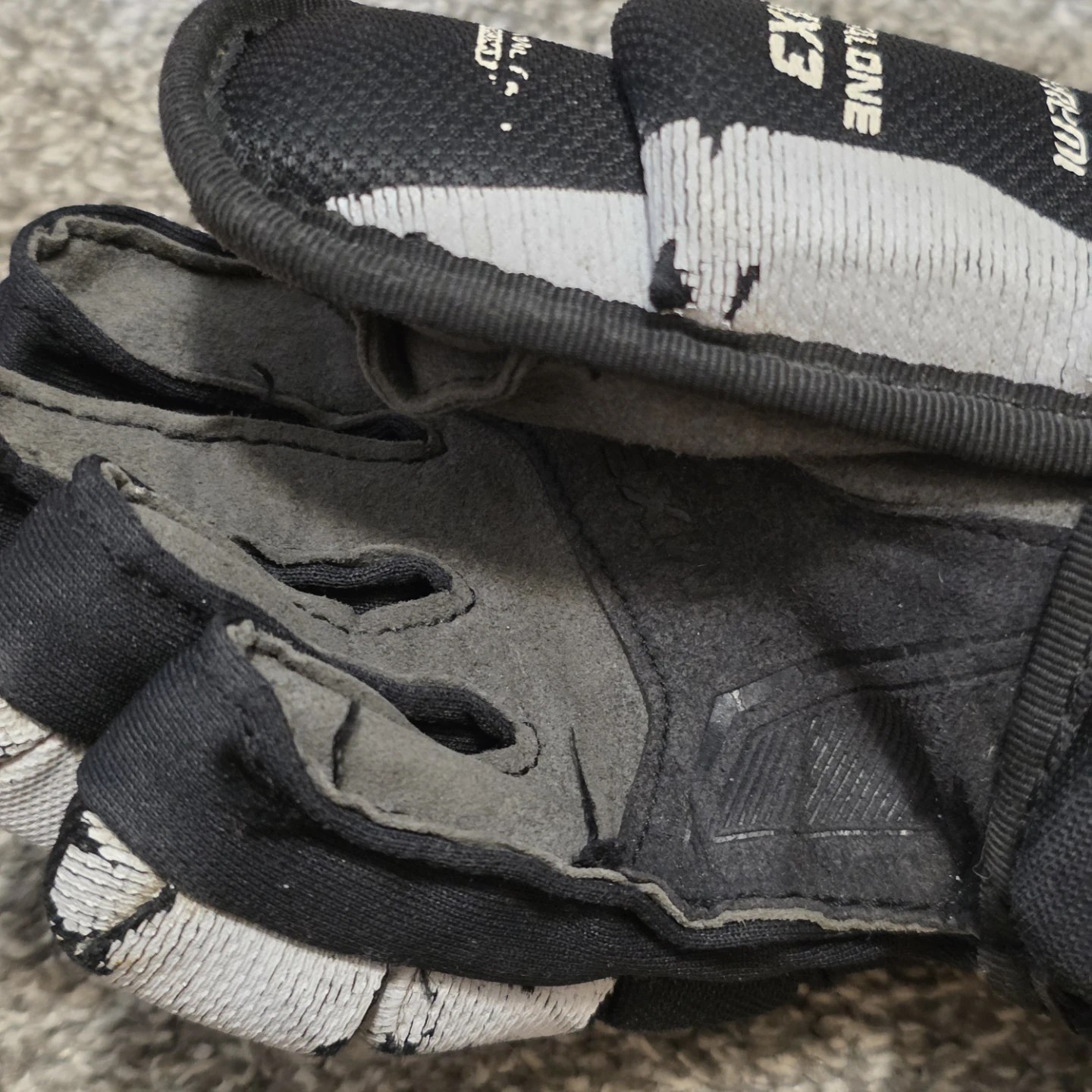 Bauer TotalOne MX3 Hockey Gloves - photo 2