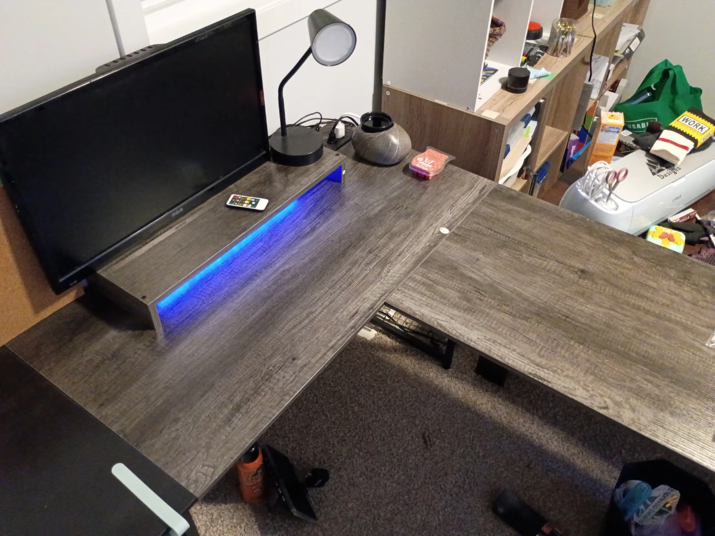 L desk with led light,plugs and usb