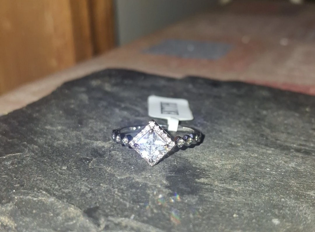 Size 7 - Princess Cut Halo Ring - photo 2