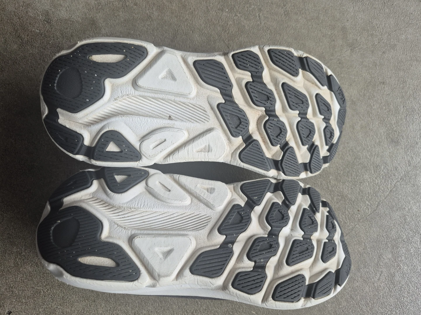 Hoka One One Clifton 9 Running Shoes Black Size 8 - photo 4