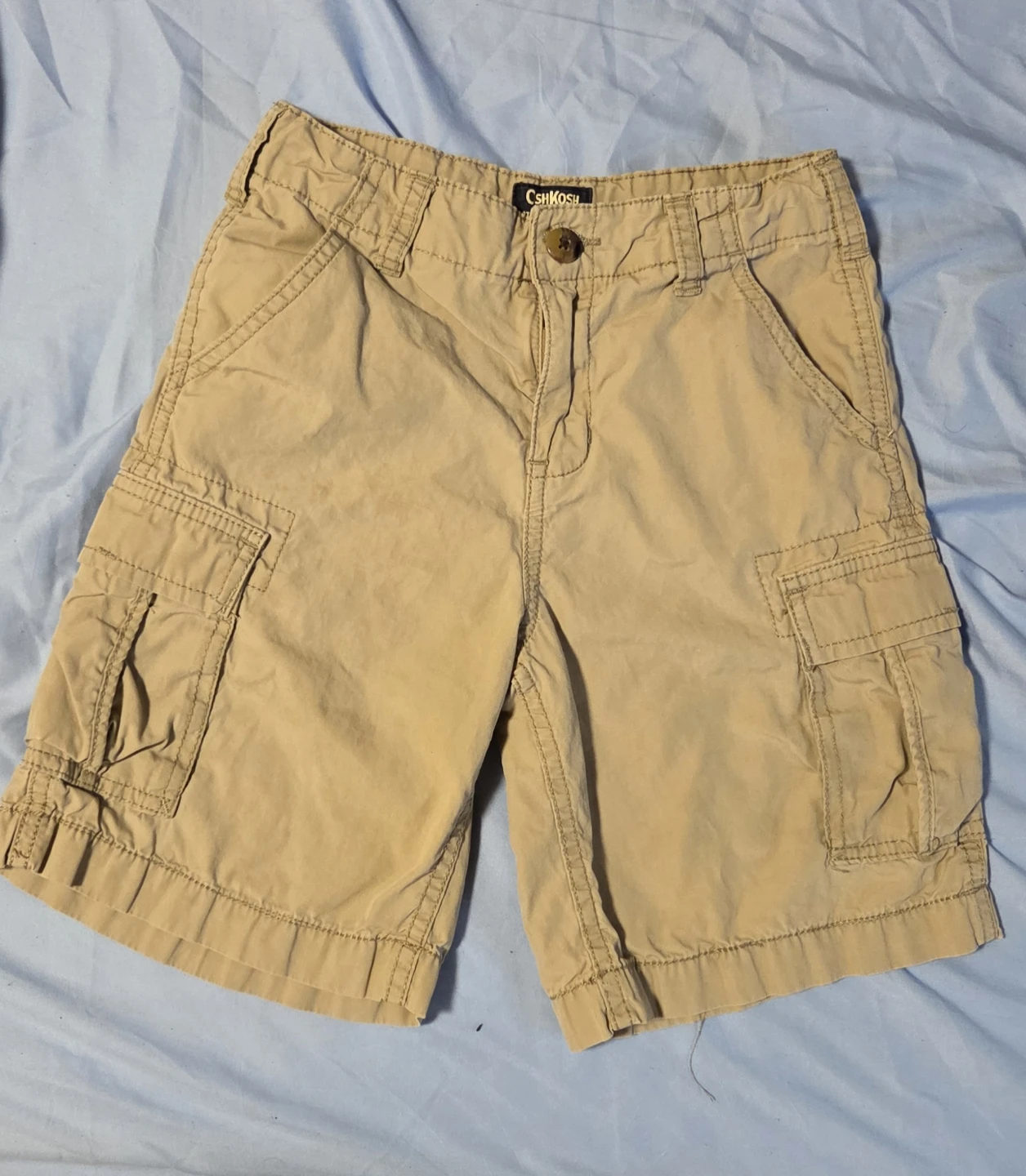 OshKosh B'gosh Tan Cargo Shorts Size 6.