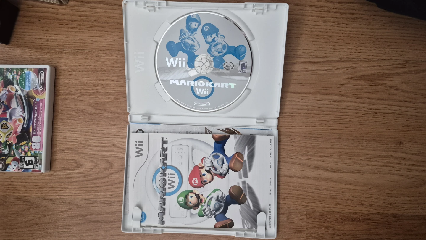 Mario Kart Wii for Nintendo Wii - photo 2