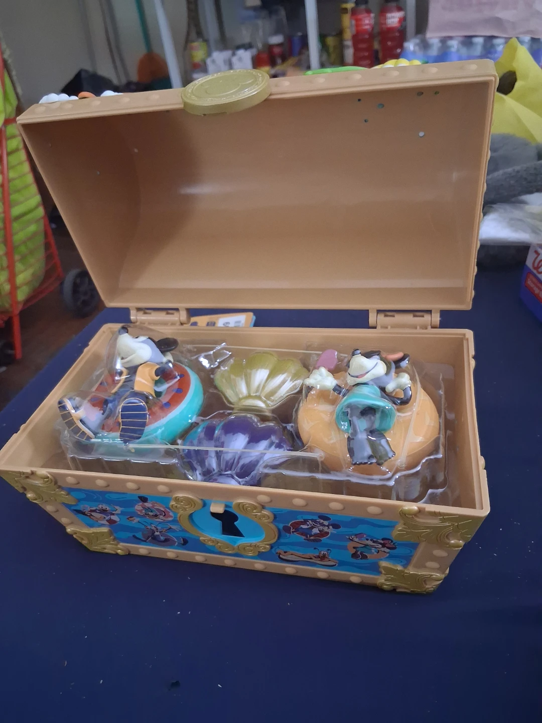 Disney Mickey And Minnie Tresure Chest - photo 2