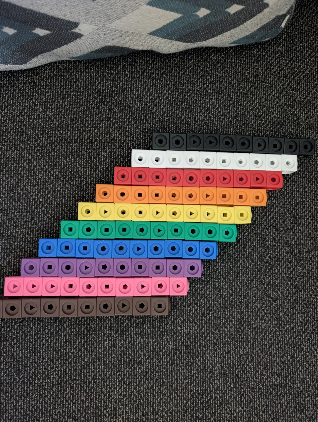 100 MathLink counting/sorting cubes - photo 2