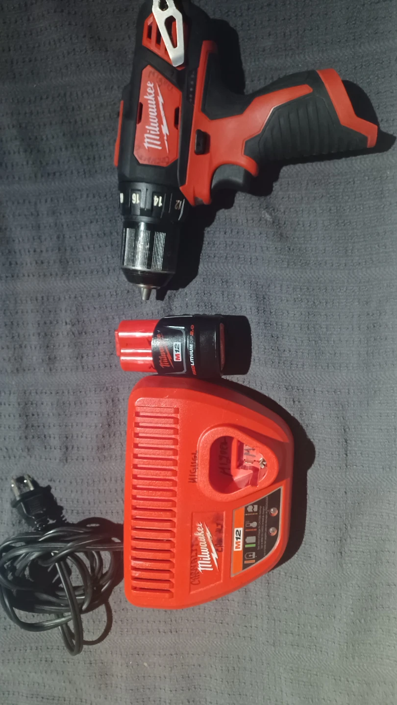 Milwaukee M12 3/8 in. - photo 2
