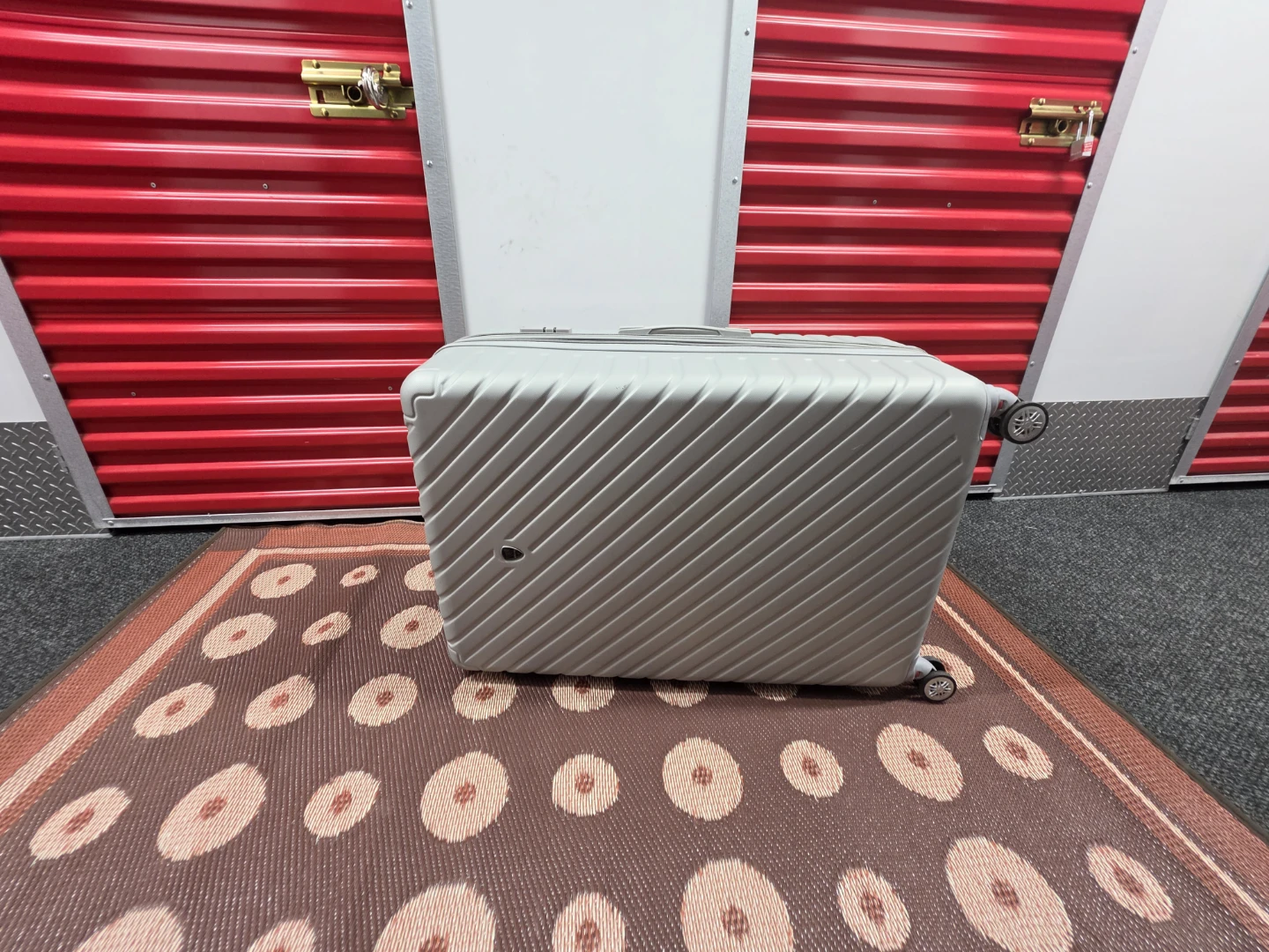 Wisdom Gray Hard-Shell Suitcase - photo 5