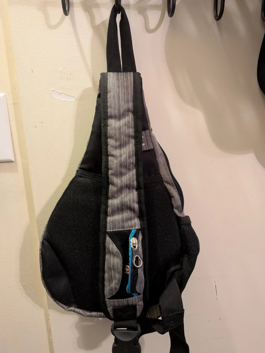SwissGear Sling Backpack Grey and Blue - photo 2