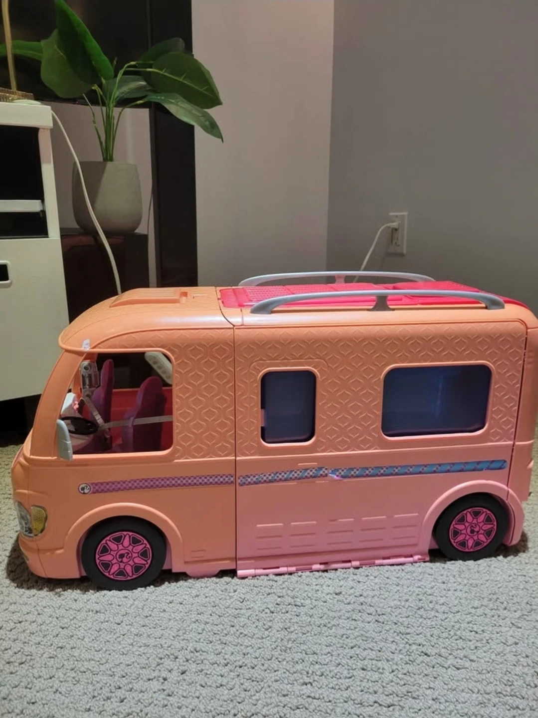 Barbie Dreamcamper Vehicle Playset - photo 2