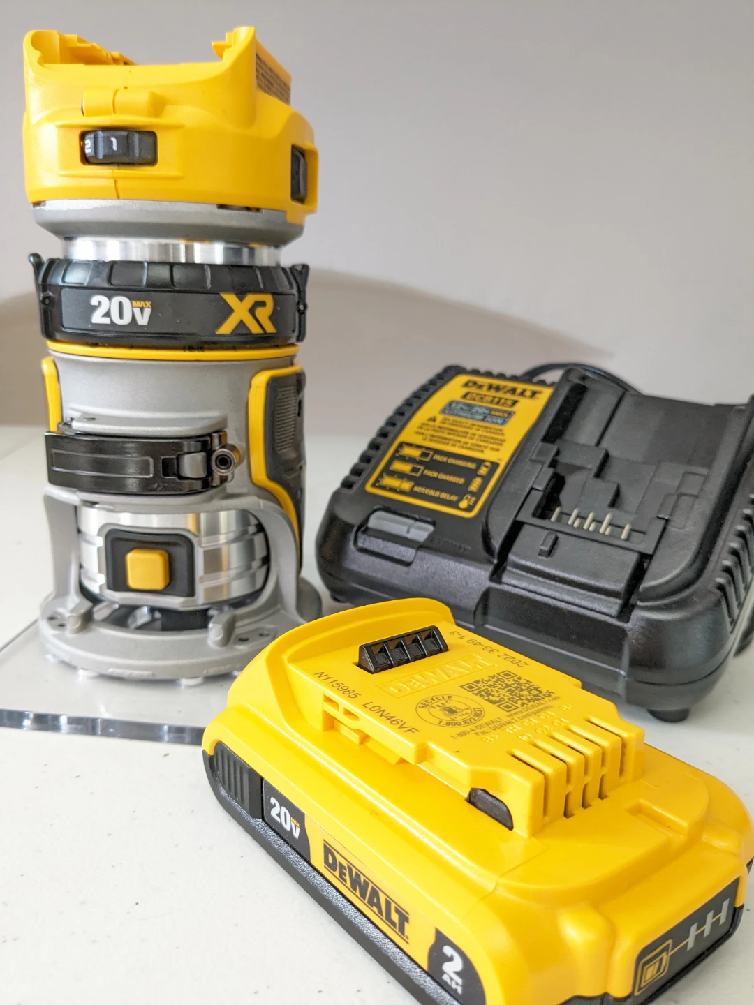 20V Max DeWalt XR Compact Router Combo Kit - photo 3
