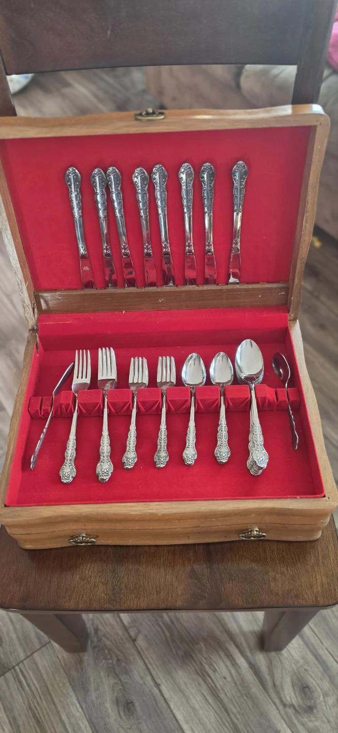 1847 Rogers Bros Silver Plated Silverware - photo 2