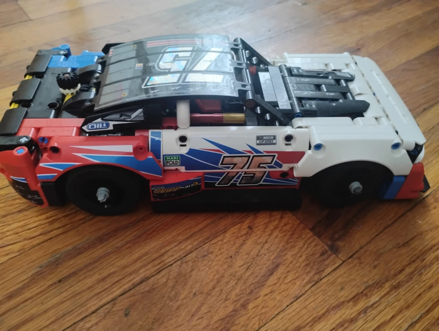 LEGO Technic NASCAR Next Gen Chevrolet Camaro ZL1 - photo 2
