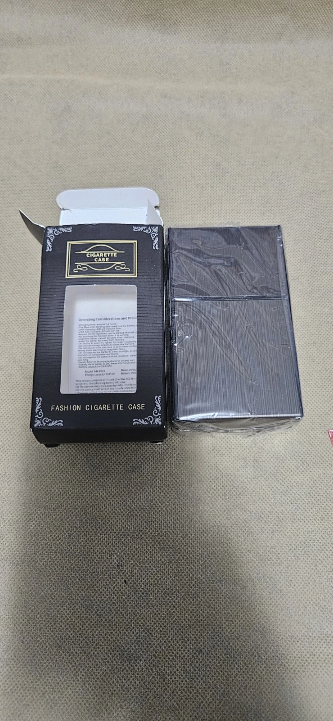 USB Rechargeable Cigarette Case with Built-In Electric Lighter