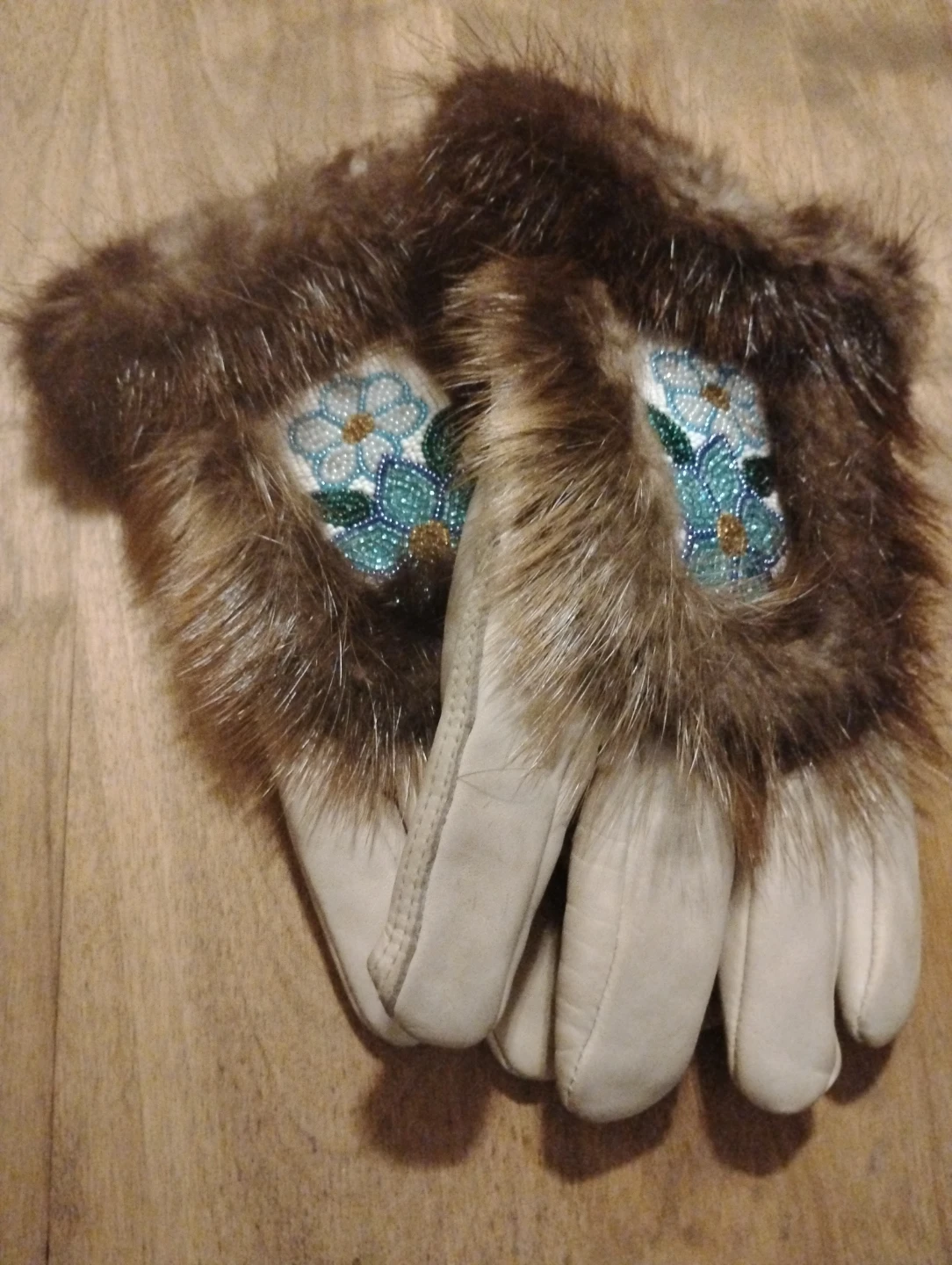 Beaded Leather Winter Gloves with Fur Trim