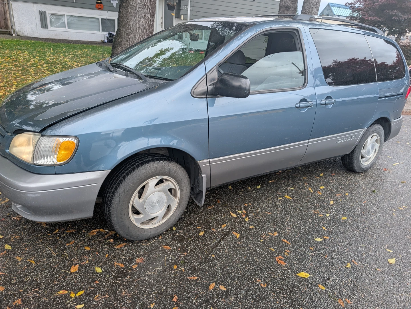Toyota Sienna - photo 2