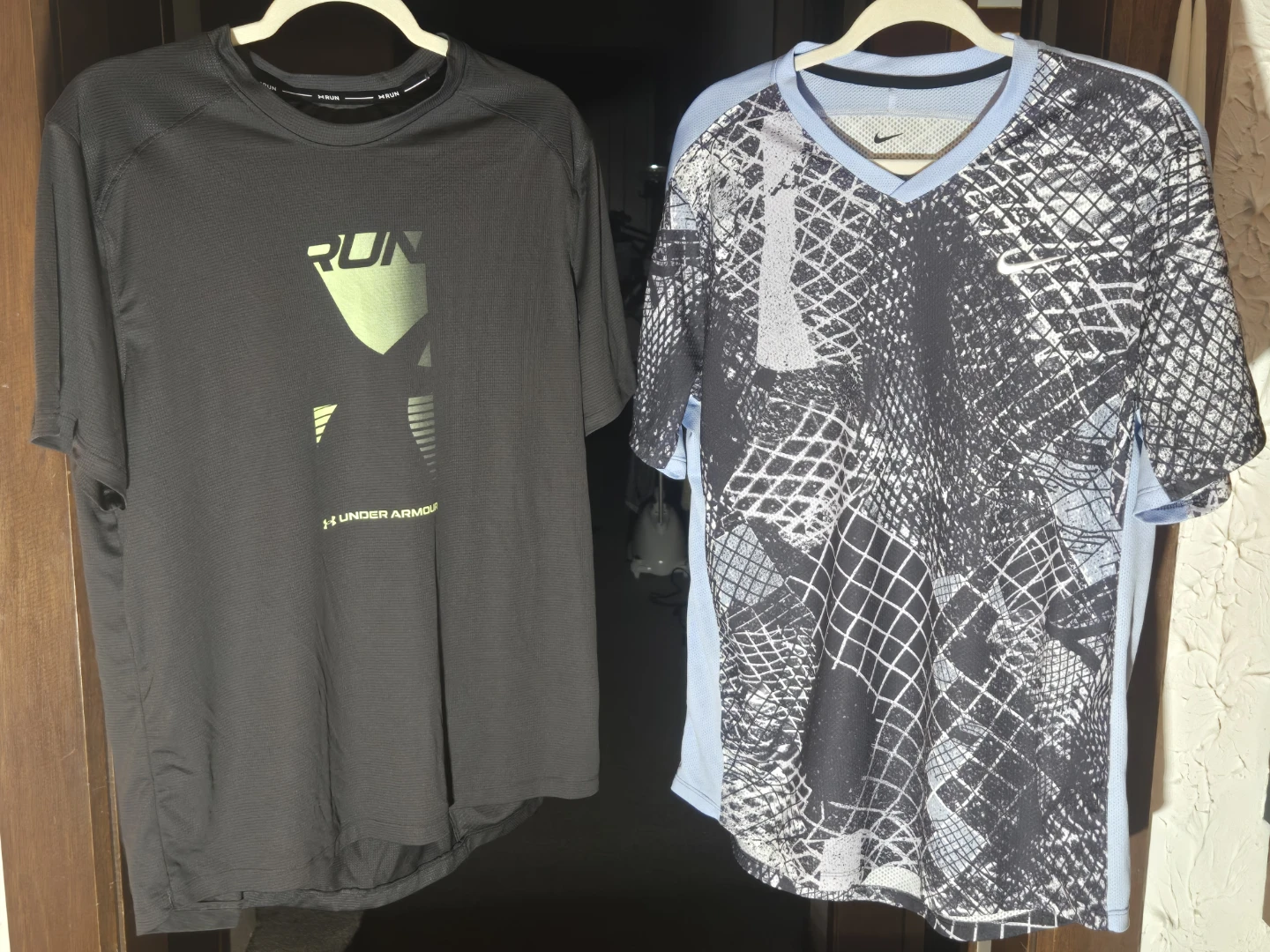 LARGE Under Armour & NIKE Men's TEES. EUC. - photo 2