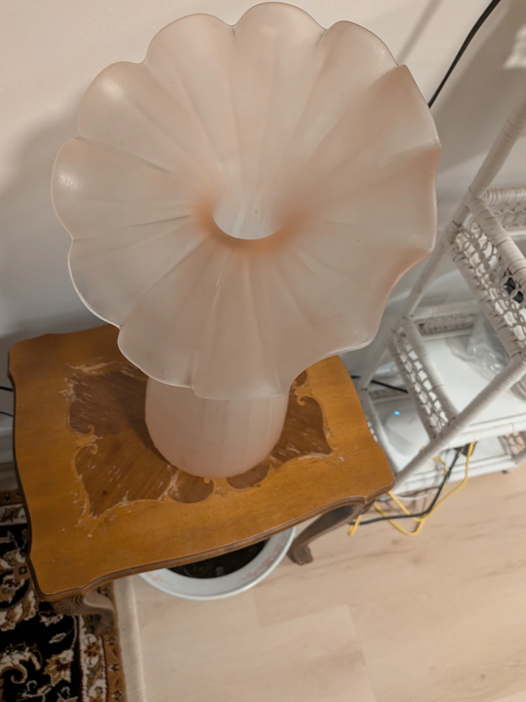 Vintage Pink Ruffled Glass Vase - photo 2
