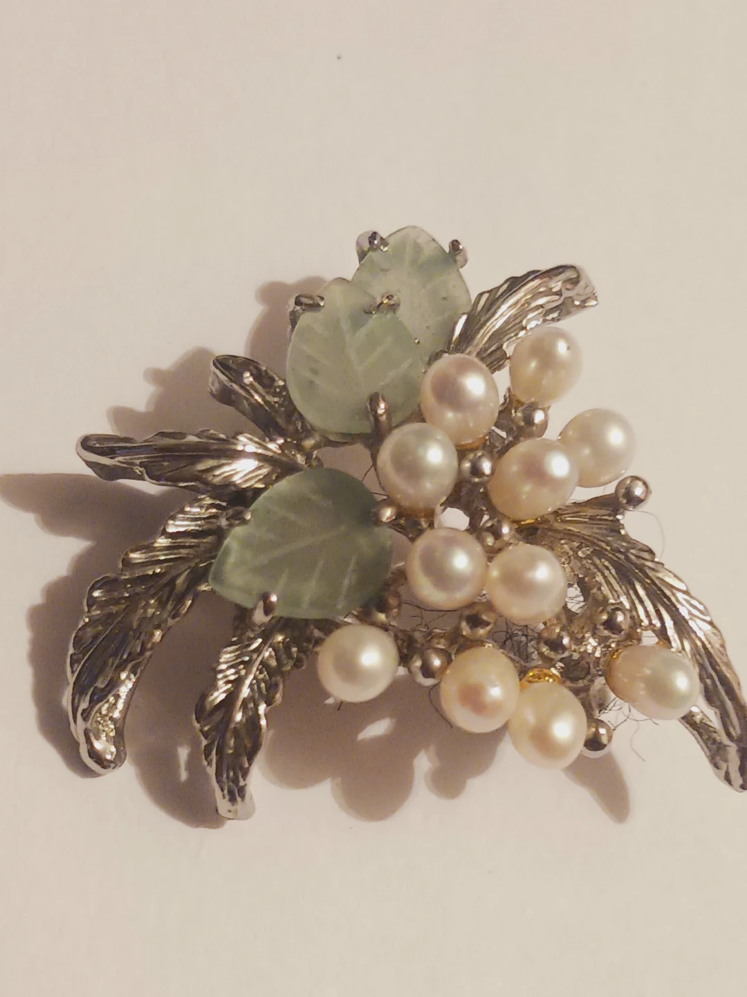 Gorgeous Cluster Grapes Shaped Pearl and Leaf Brooch