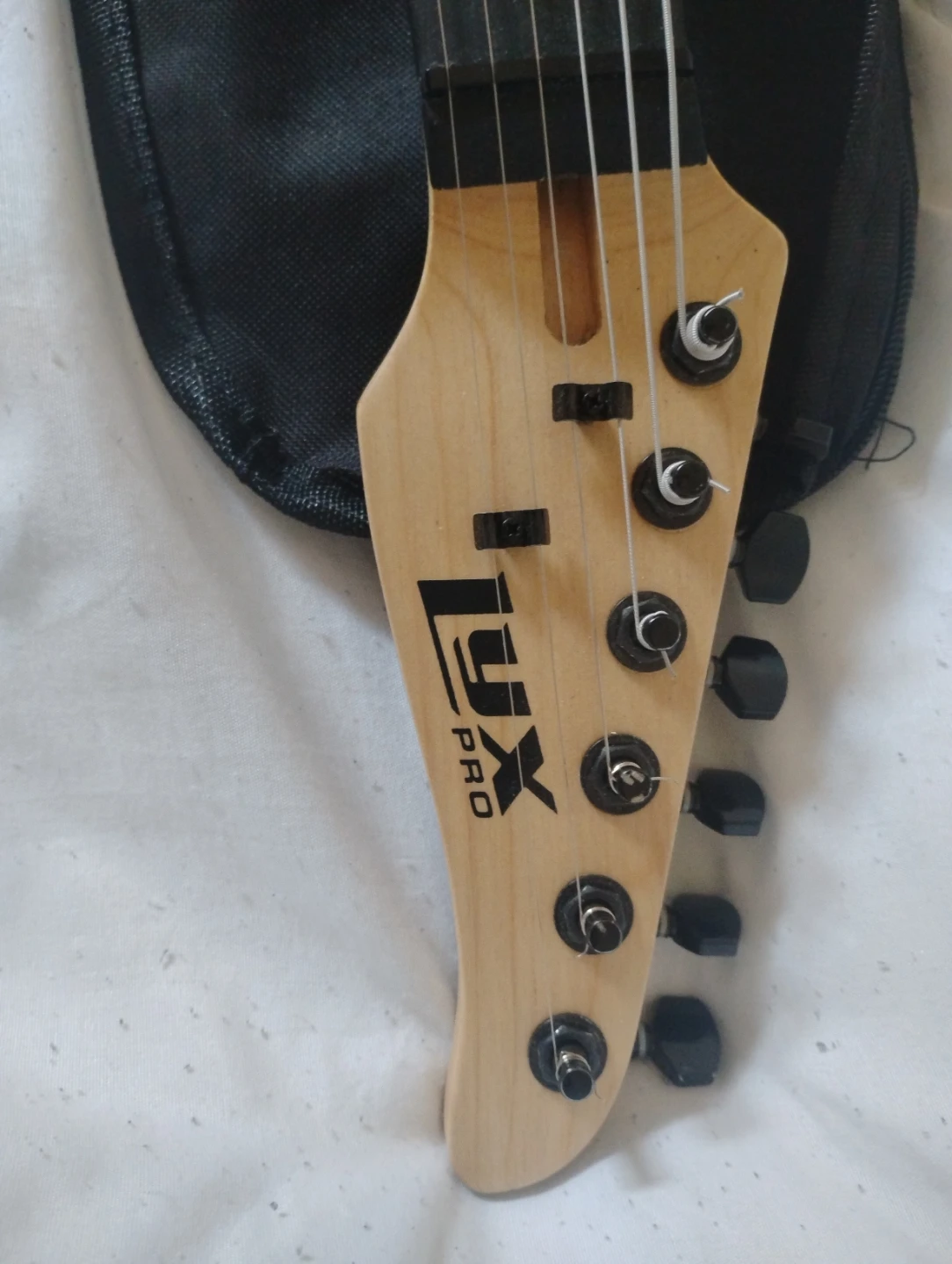 Lyx Pro Electric Guitar - photo 3