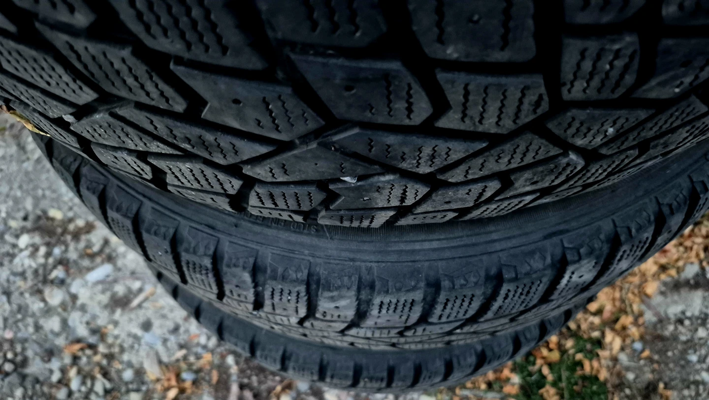 Set of 4 Winter Tires PLUS RIMS Size 235 55 R17 *REAL DEAL* - photo 2