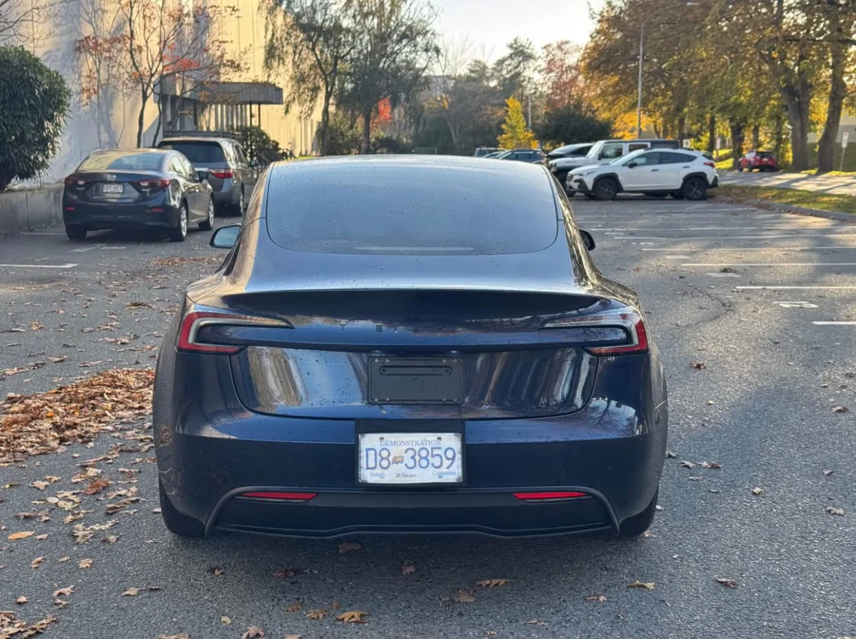 2026 Tesla Model 3 - photo 5
