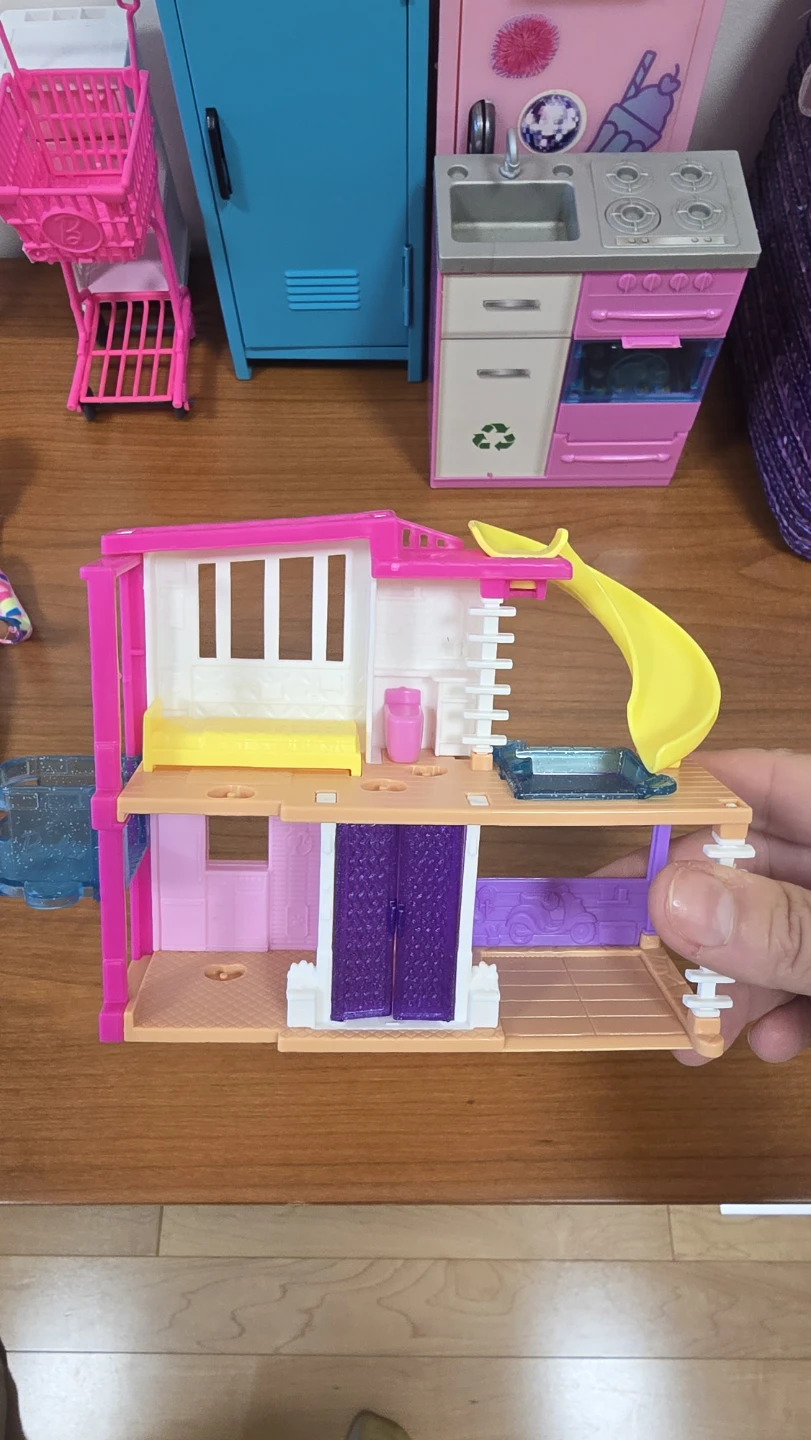 Large Barbie Doll House, Vehicle, and Accessories Set - photo 4