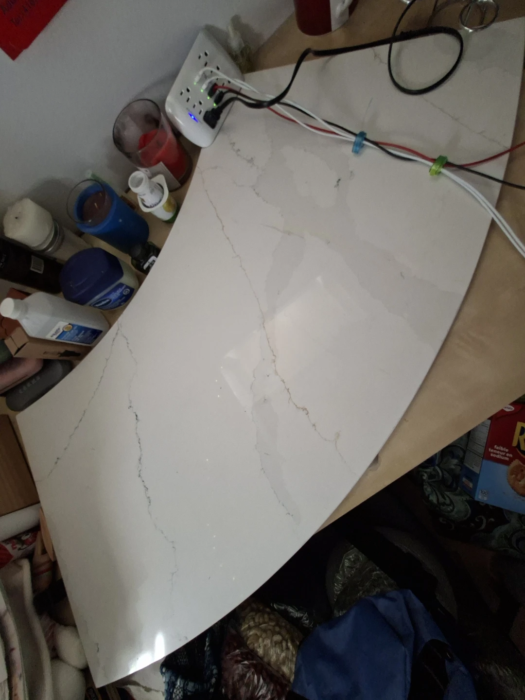 White Marble Effect Quartz Countertop Piece - photo 2