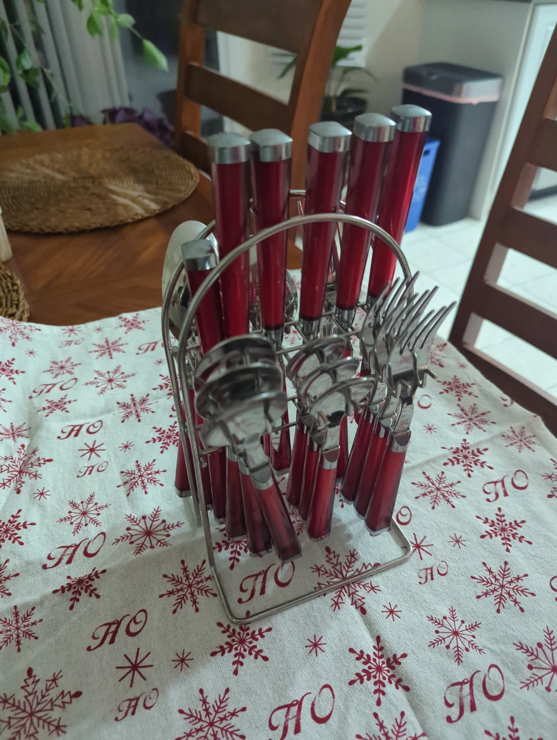 Red Handle Cutlery Set with Caddy