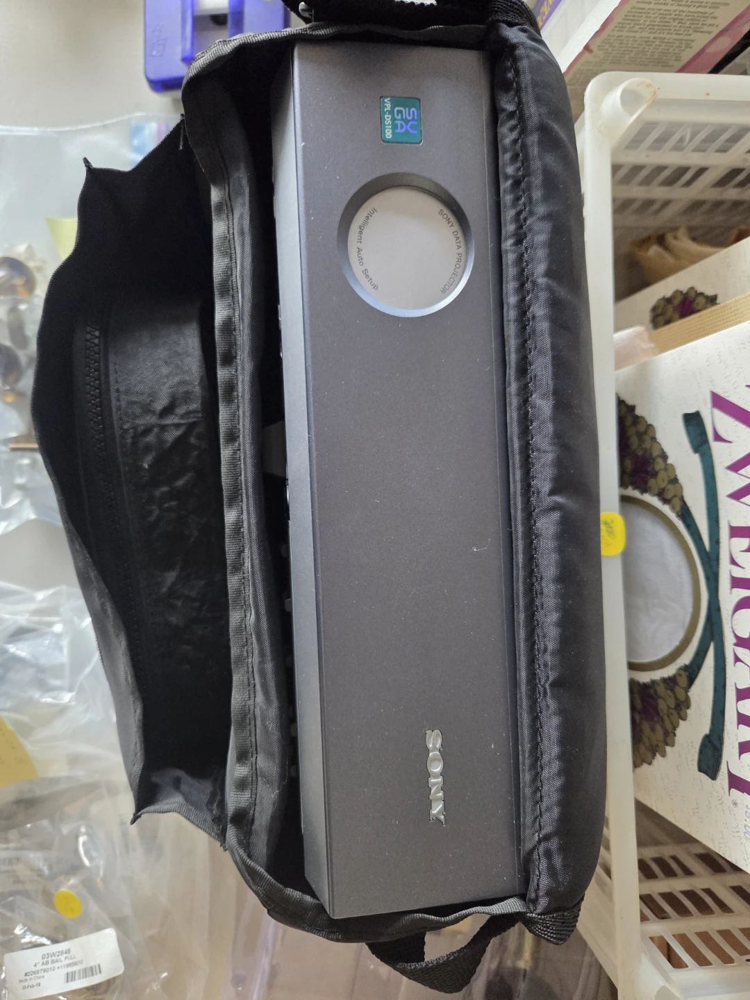 Sony VPL-DS100 Data Projector