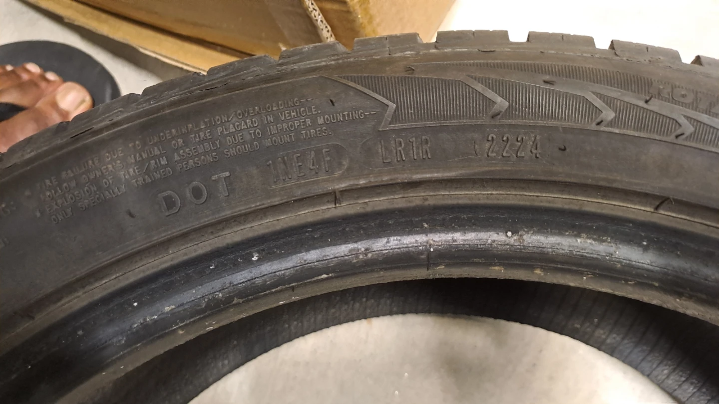 Set of 4 Winter Tires  225/45R18 - photo 4