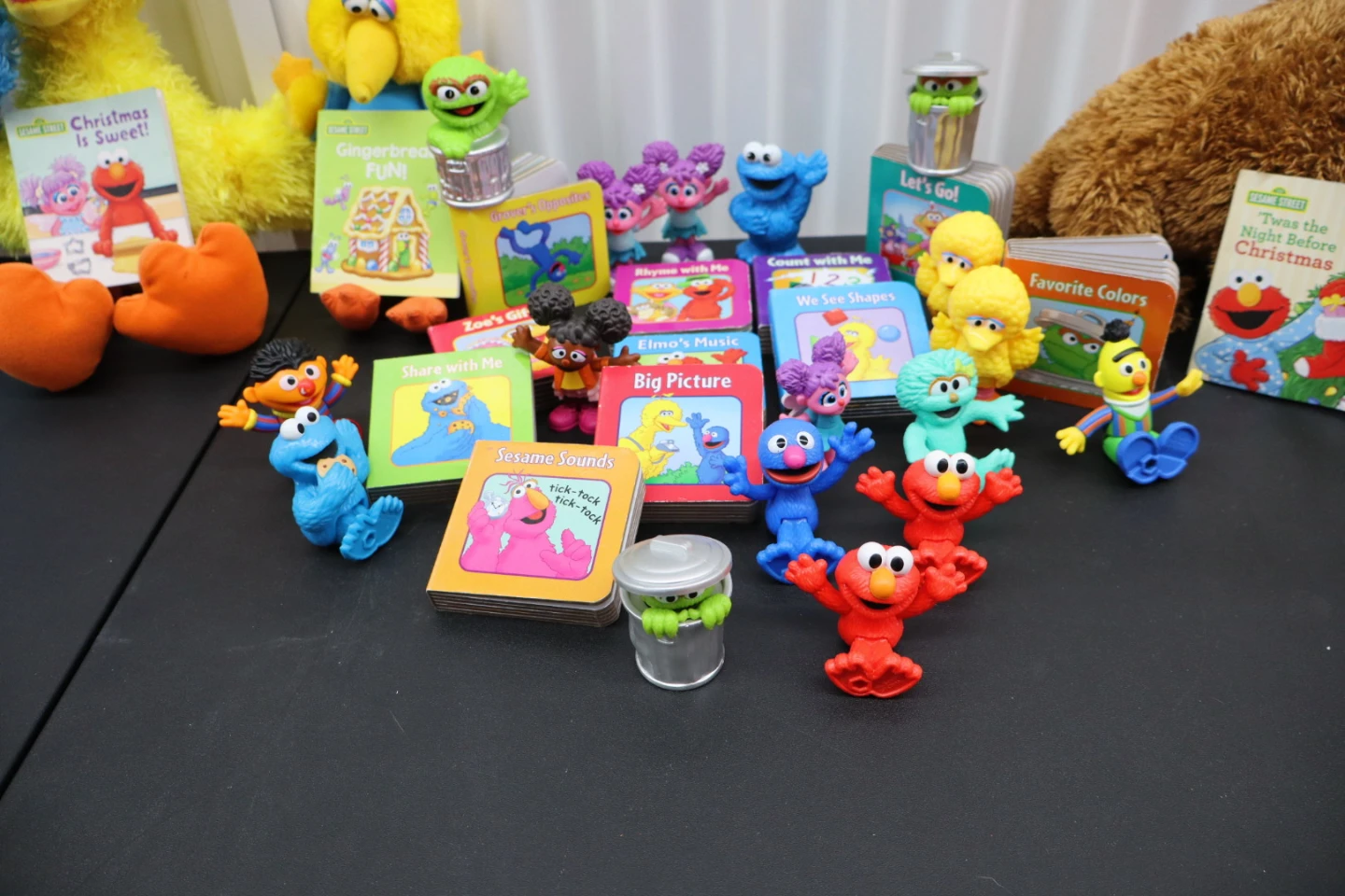 Sesame Street Plush Toys and Board Book Collection **LOT** - photo 4