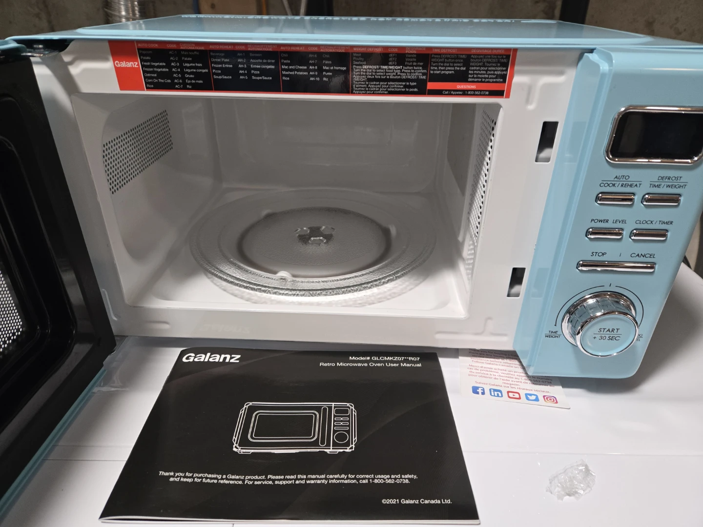 Galanz Retro Microwave Oven - Light Blue - photo 2