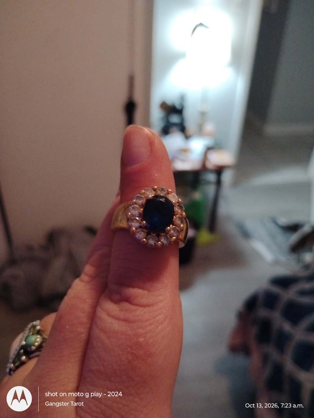 Gold-tone ring with blue centre stone - photo 3