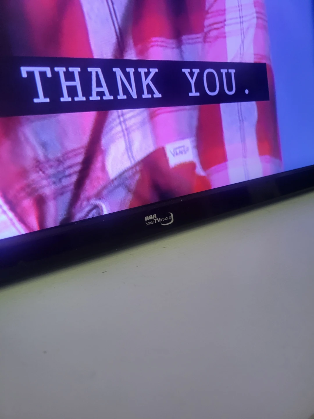 RCA 50"Smart T.V. - photo 3